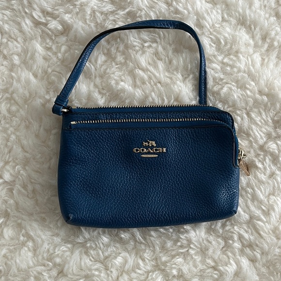 💙 Cobalt Blue COACH Wristlet 💙 - Picture 1 of 3